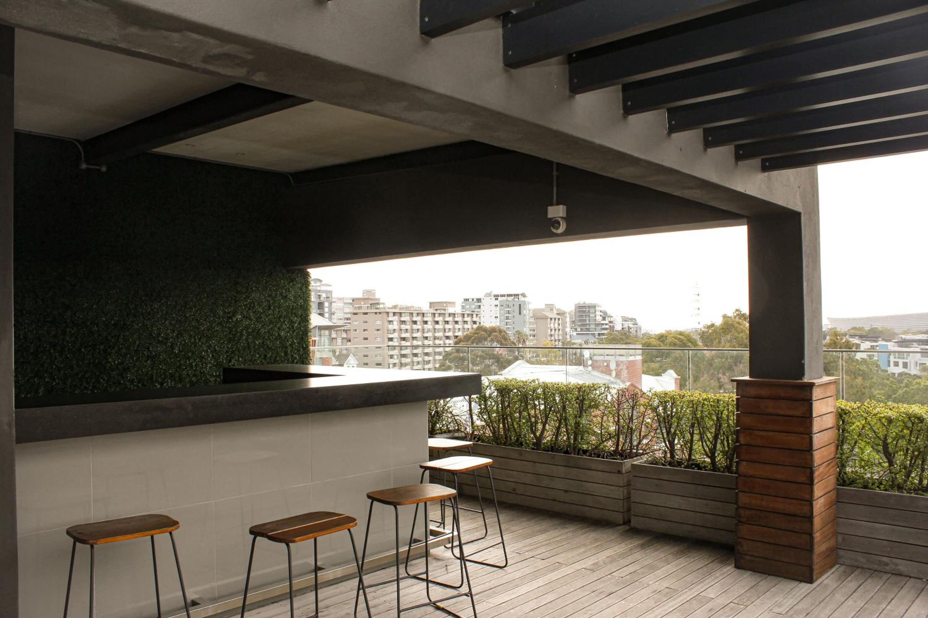 Luxury Apartment with Rooftop Pool and Table Mountain views view 3