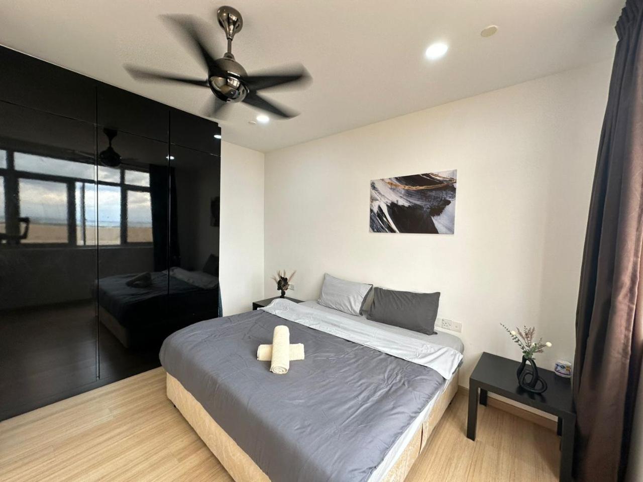 Netflix Studio Seaview 118Island Plaza photo 3