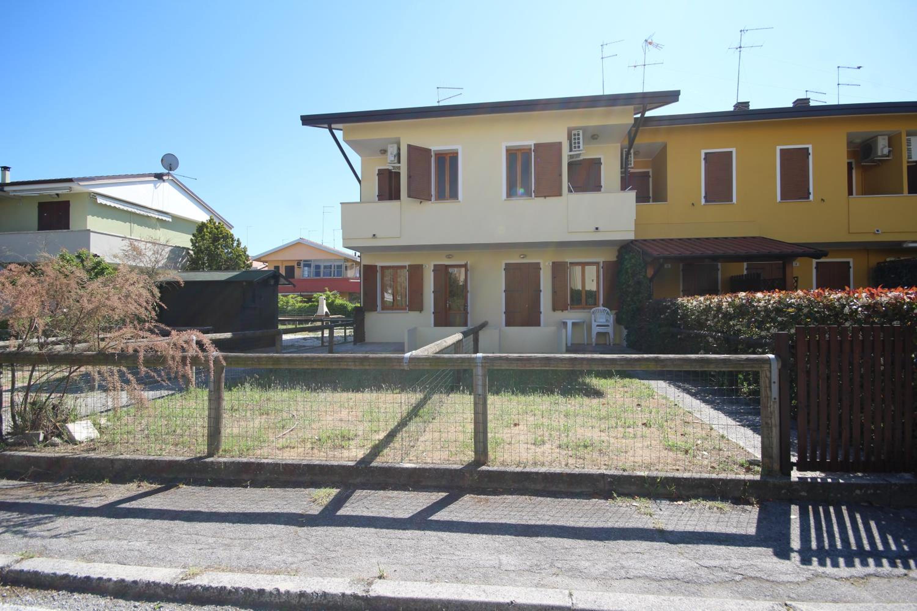 Relax in our flat with garden in Rosolina view 4