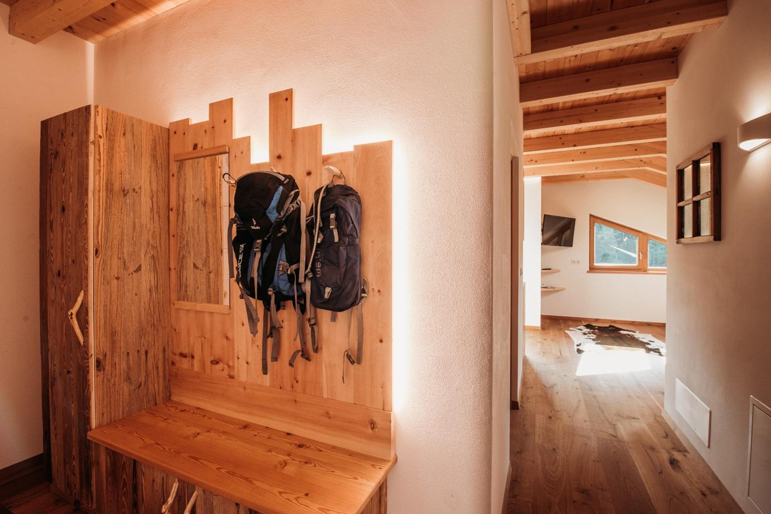Großkarnaiderhof Ferienwohnungen-Bauernhof-Dolomiten-Natur Pur