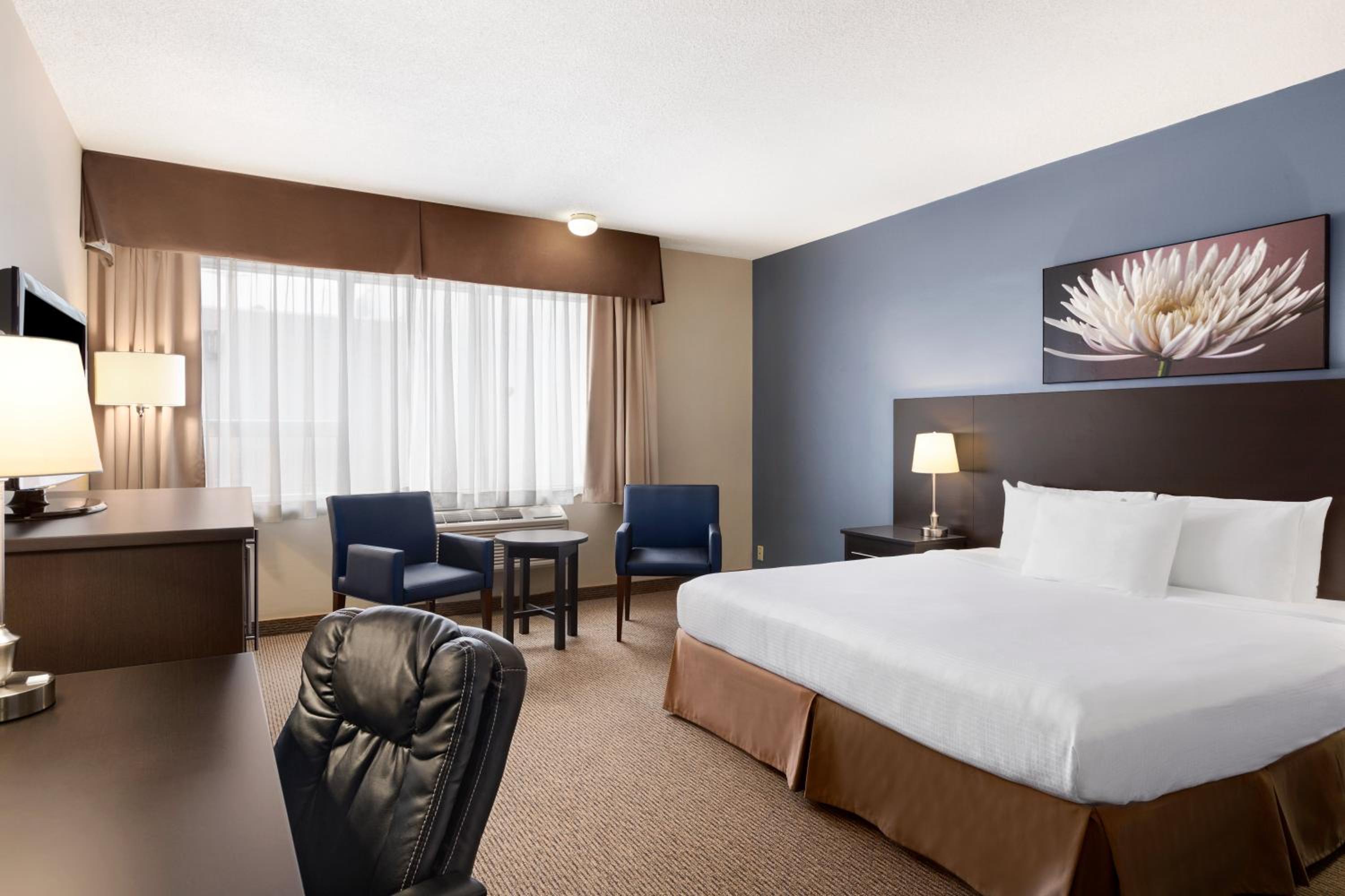 Days Inn by Wyndham Montreal Airport Conference Centre - Property Image 10