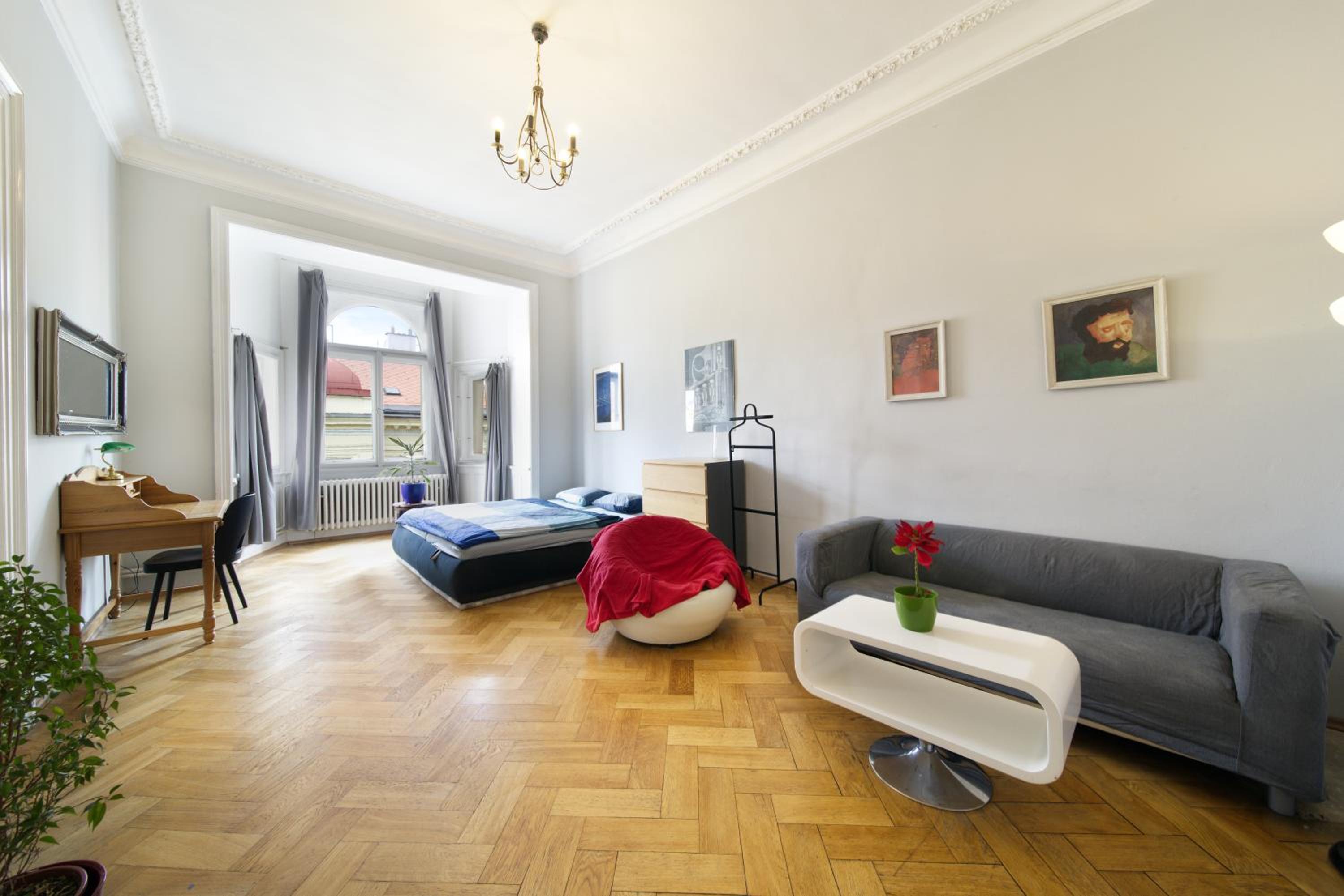 MIKE’S HUGE APARTMENT