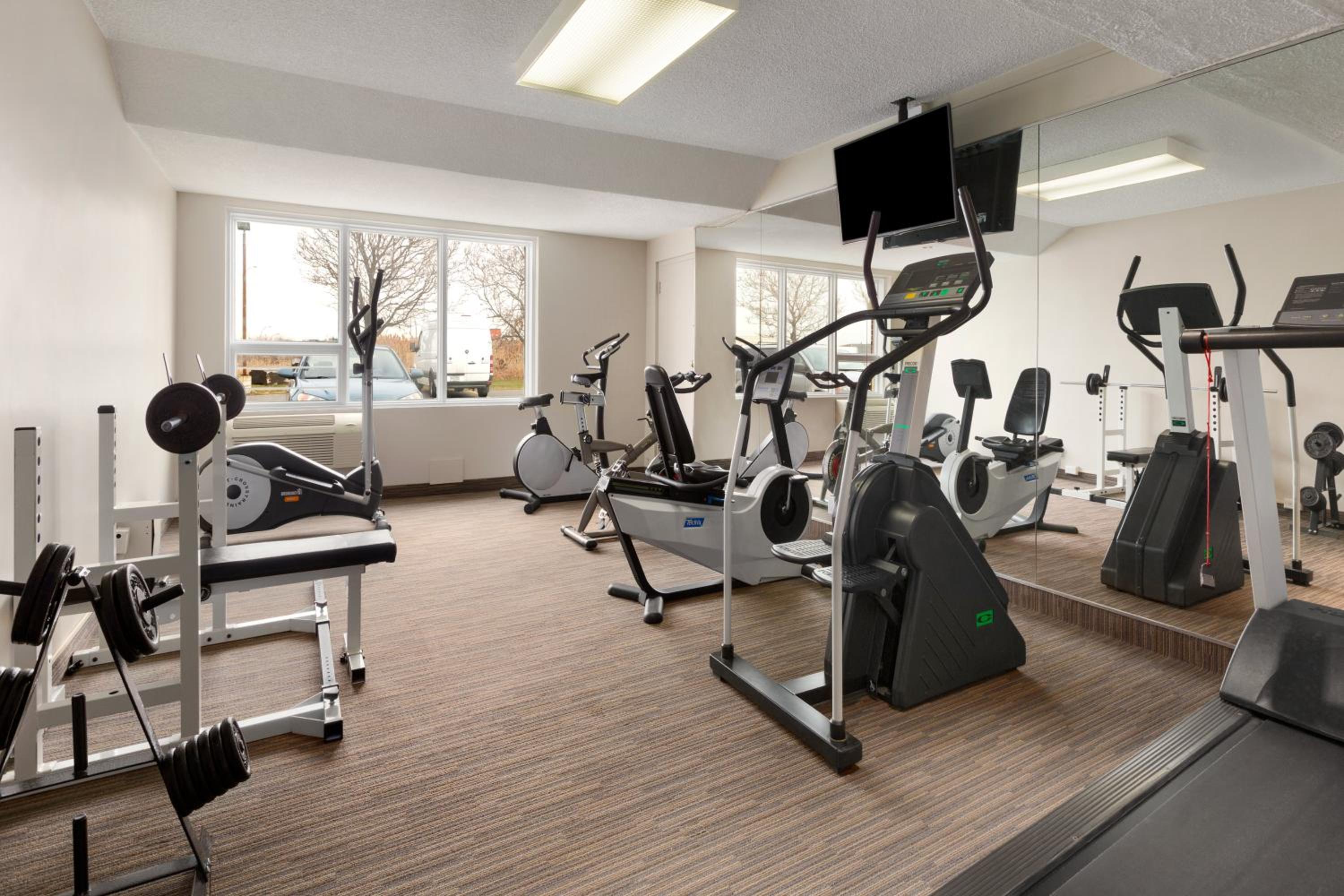 Montreal Vacations - Days Inn by Wyndham Montreal Airport Conference Centre - Property Image 5