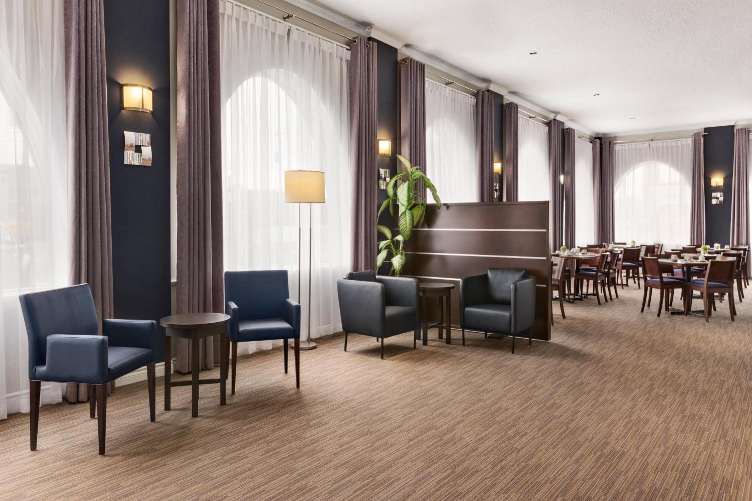 Days Inn by Wyndham Montreal Airport Conference Centre - Property Image 2