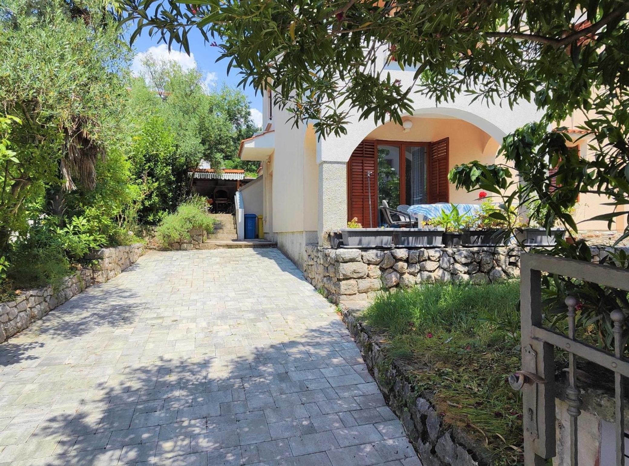 Comfortable Crikvenica Stay with Private Parking