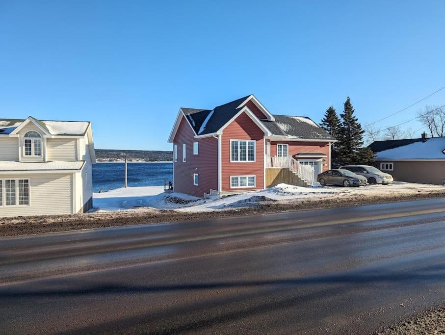 Springhouse Seaside Retreat 2-Bedroom on the Bay