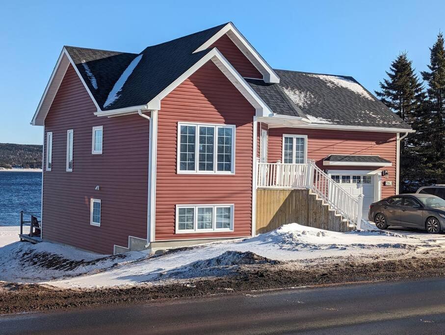 Springhouse Seaside Retreat 2-Bedroom on the Bay