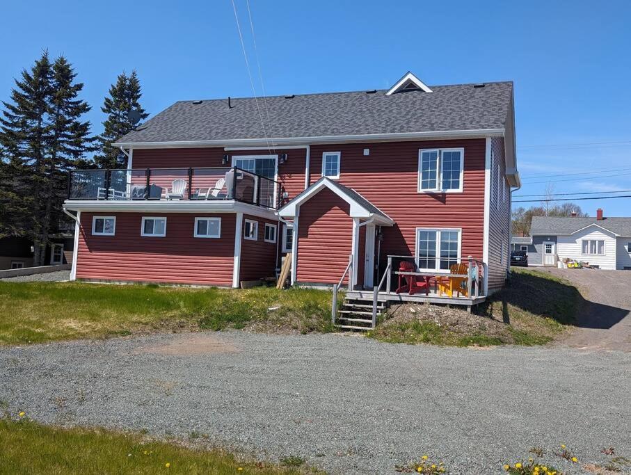 Springhouse Seaside Retreat 2-Bedroom on the Bay
