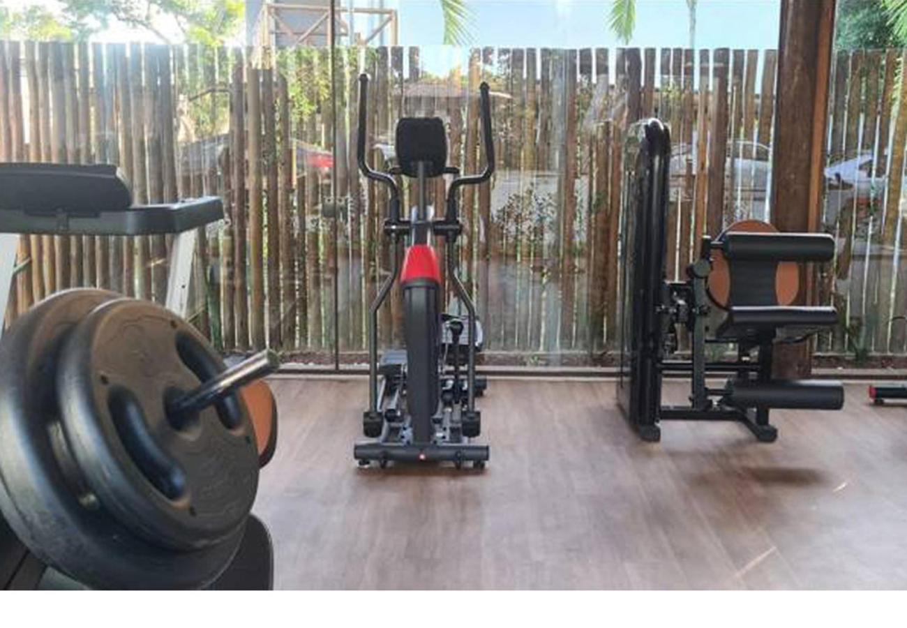 Linda casa, para 8 pessoas, 2 Suites, 1 quarto, piscina, fitness, Praia do Forte