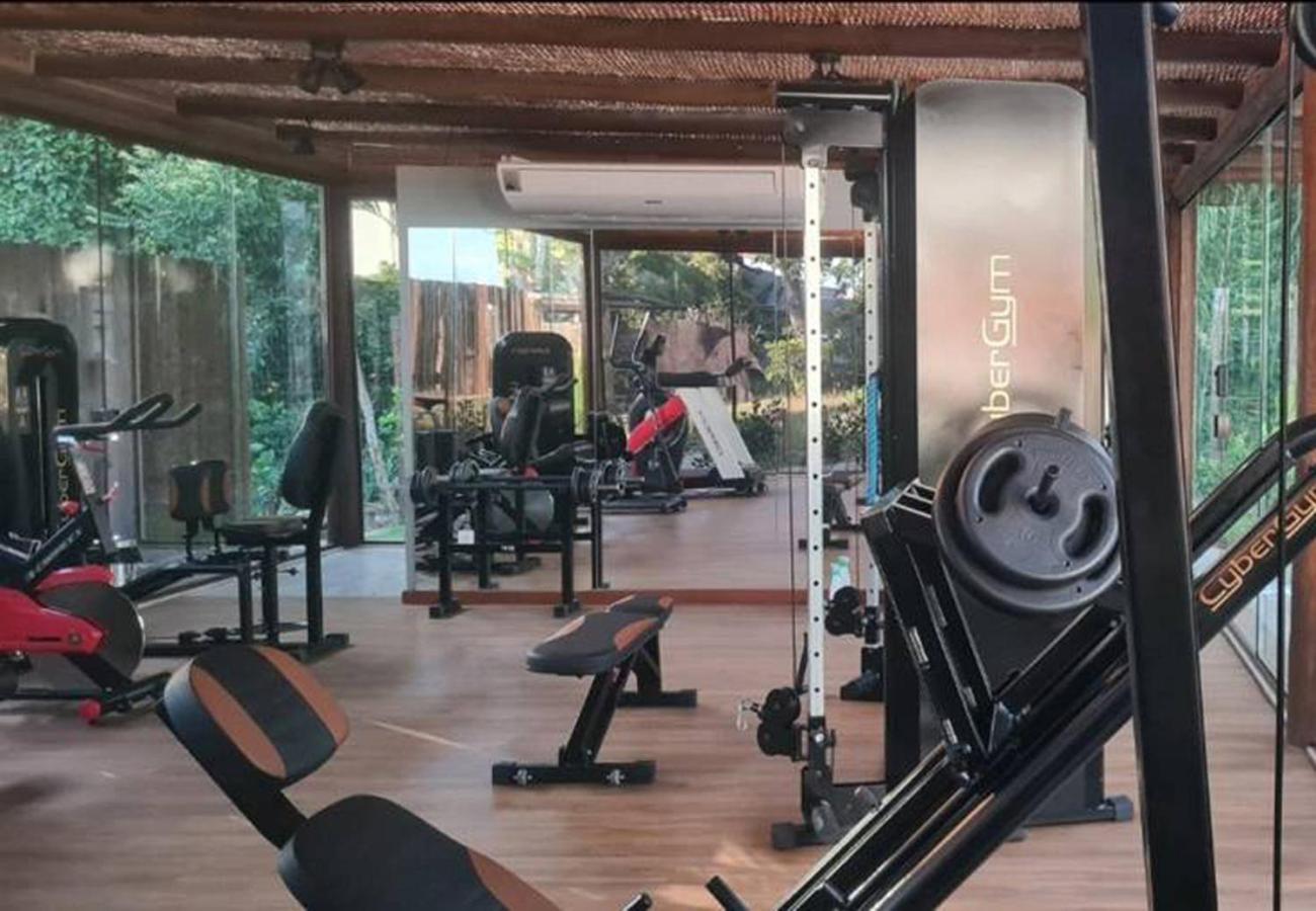 Linda casa, para 8 pessoas, 2 Suites, 1 quarto, piscina, fitness, Praia do Forte