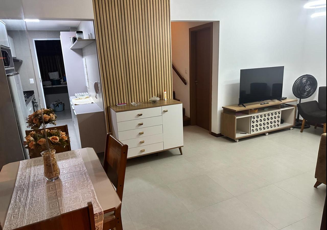 Linda casa, para 8 pessoas, 2 Suites, 1 quarto, piscina, fitness, Praia do Forte