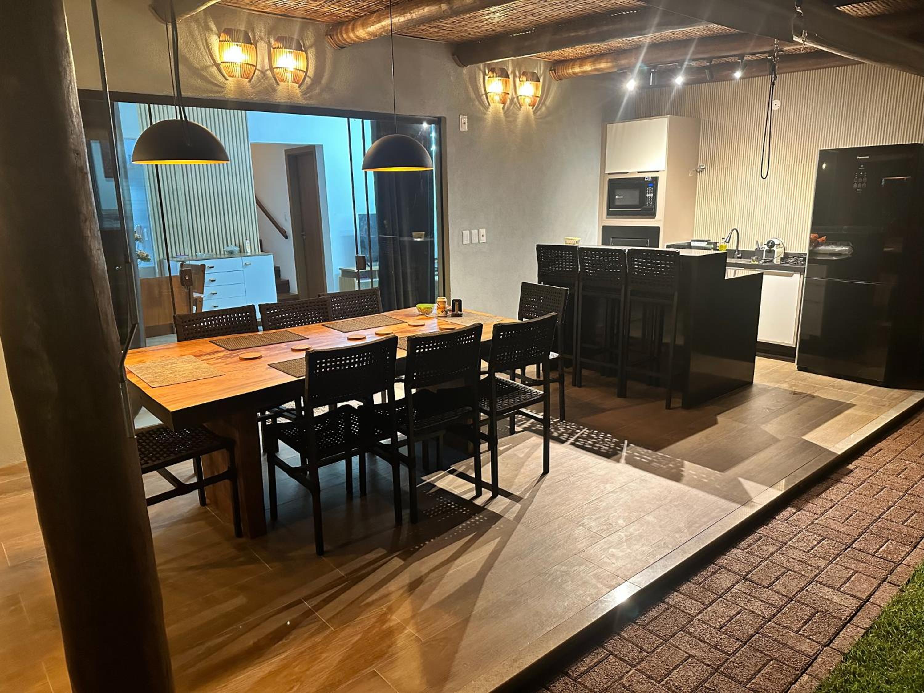 Linda casa, para 8 pessoas, 2 Suites, 1 quarto, piscina, fitness, Praia do Forte