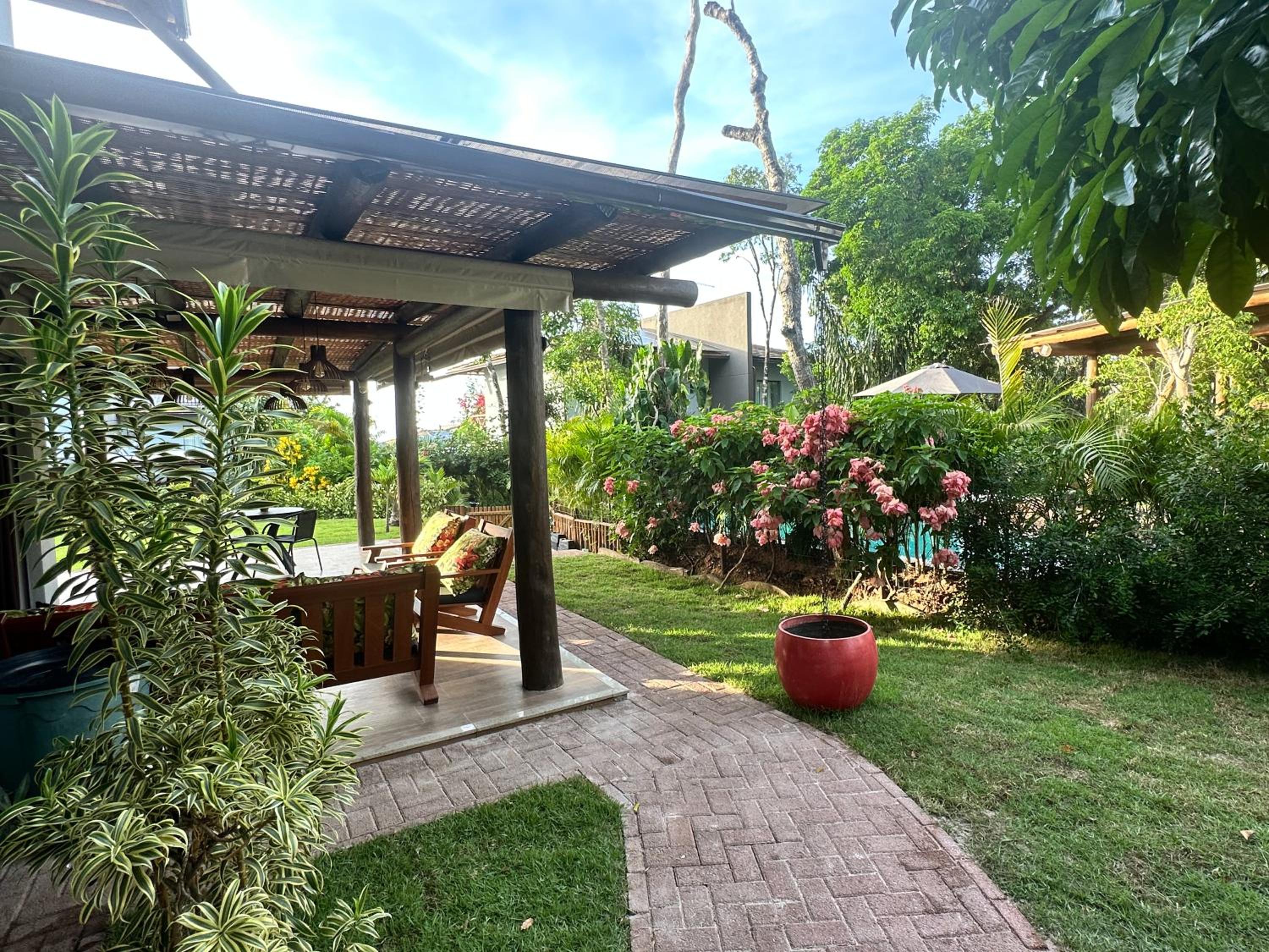 Linda casa, para 8 pessoas, 2 Suites, 1 quarto, piscina, fitness, Praia do Forte