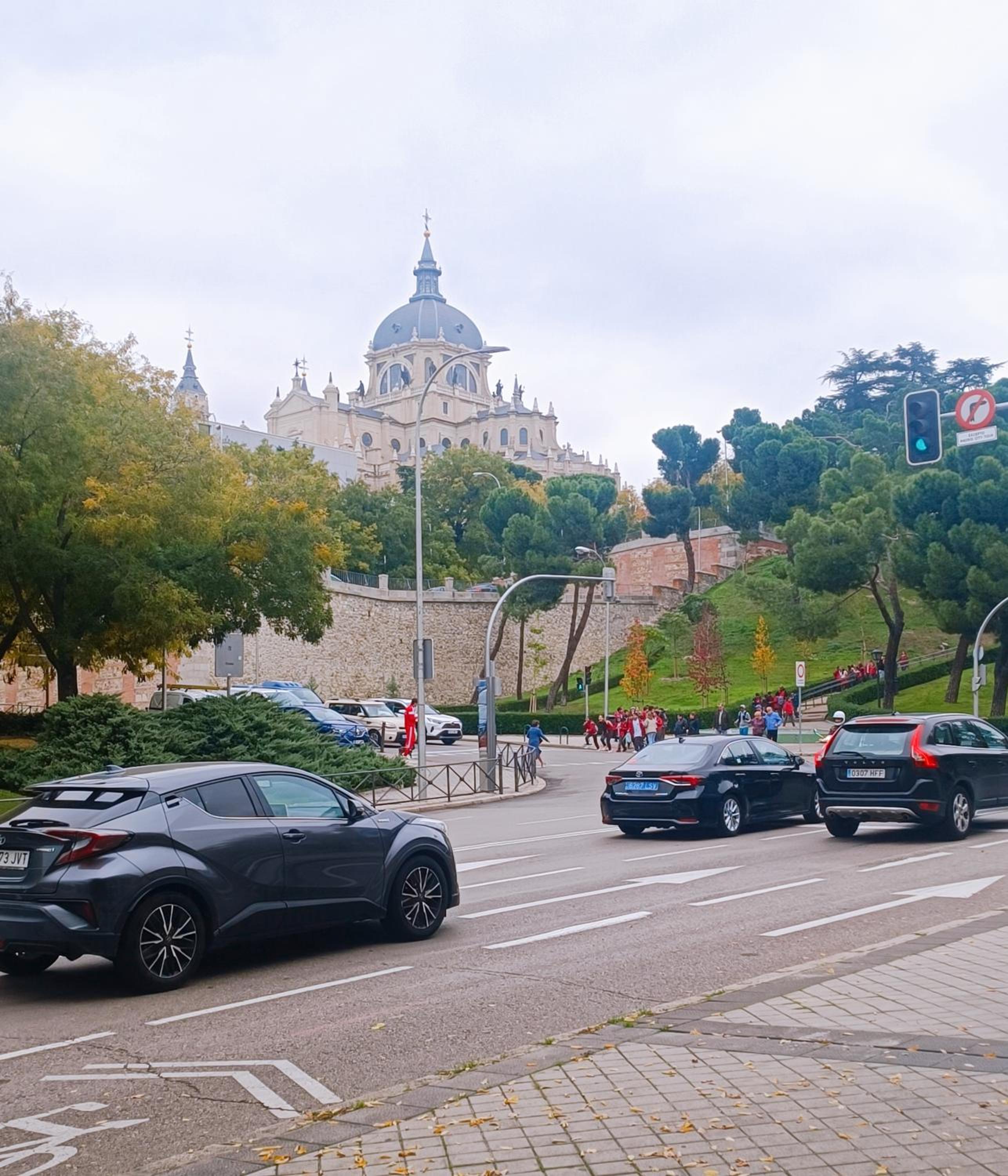 Luxury Apartment whit Patio in Royal Palace Madrid
