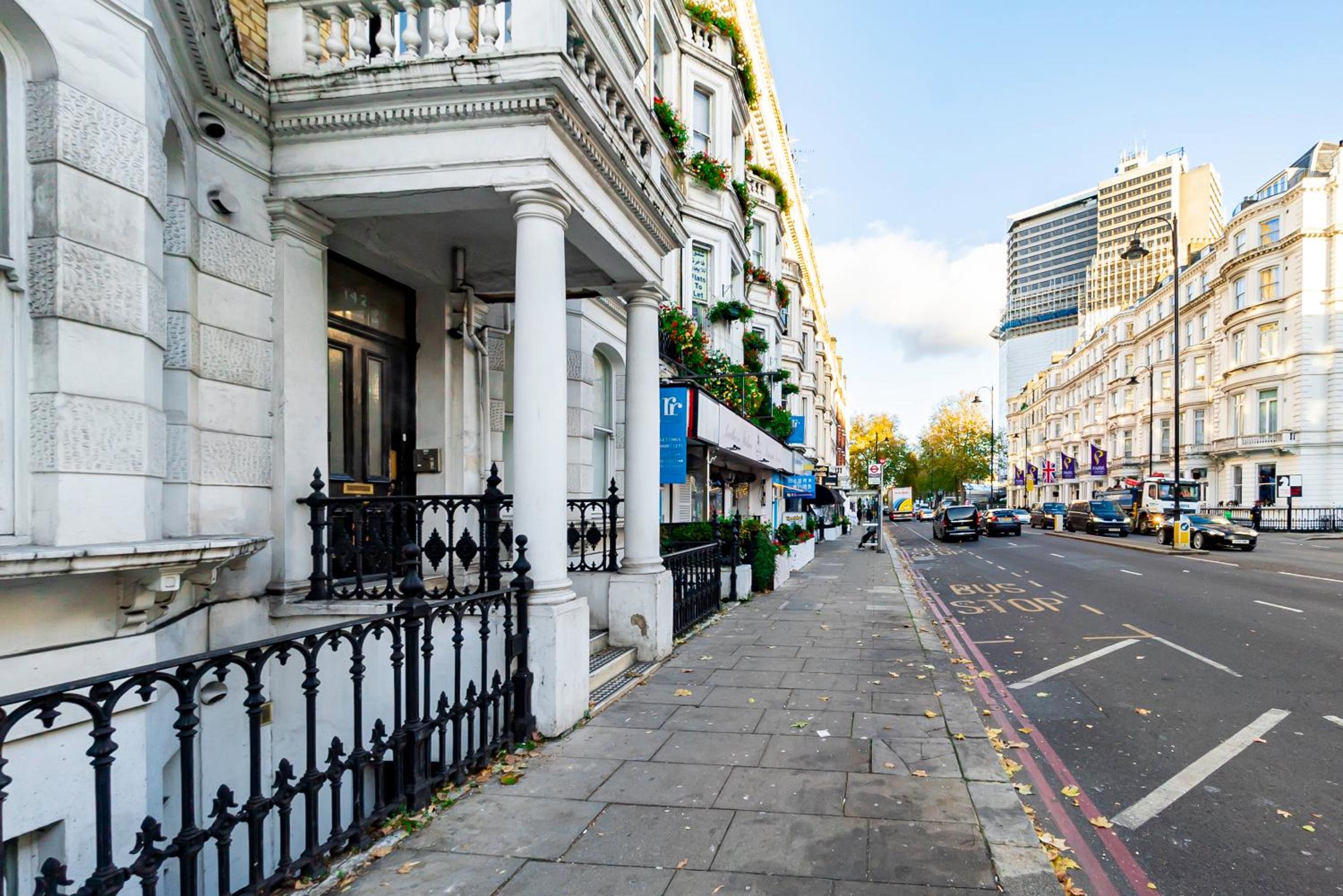 Chic 2 Bedrooms 2 Bathrooms at Kensington
