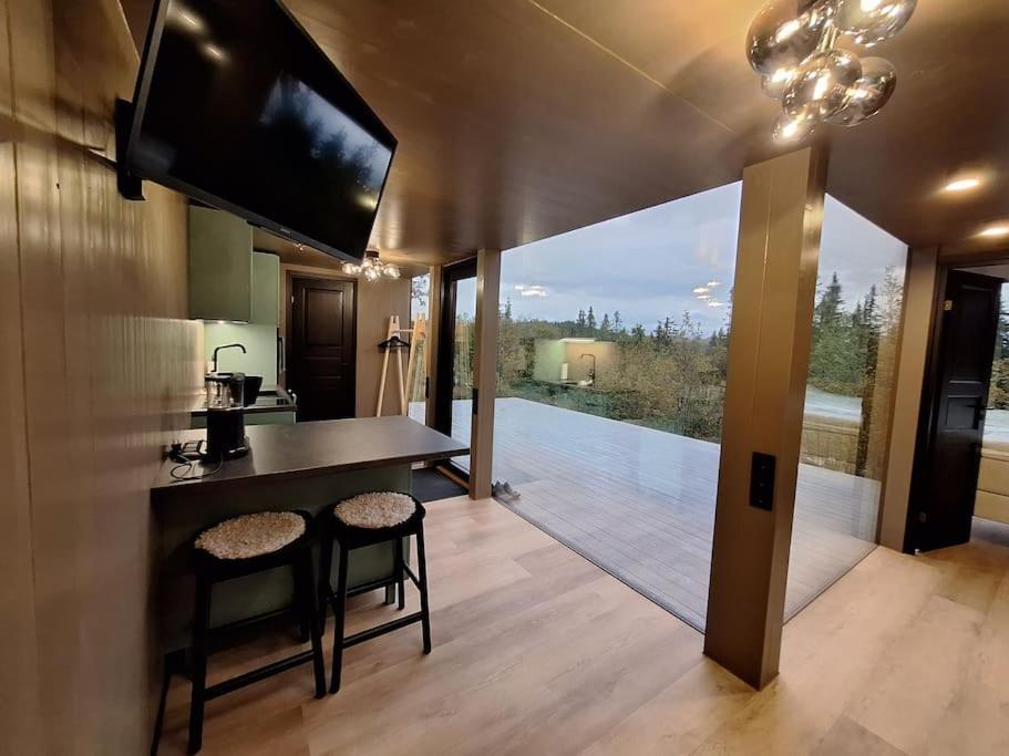FELA SPEILHYTTE mirror cottage