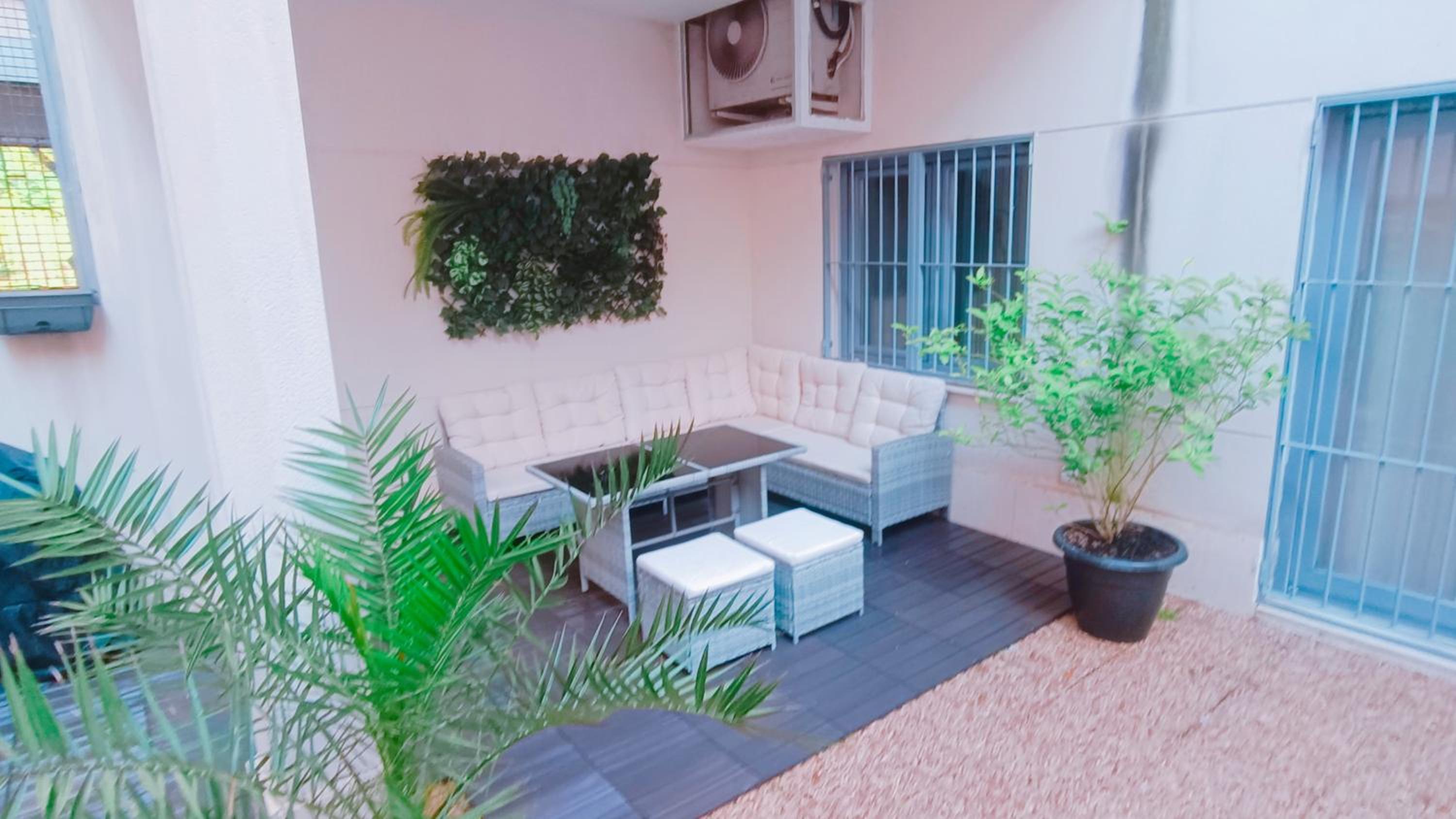 Luxury Apartment whit Patio in Royal Palace Madrid