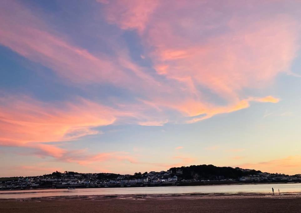 Riversmeet beach side holiday cottage