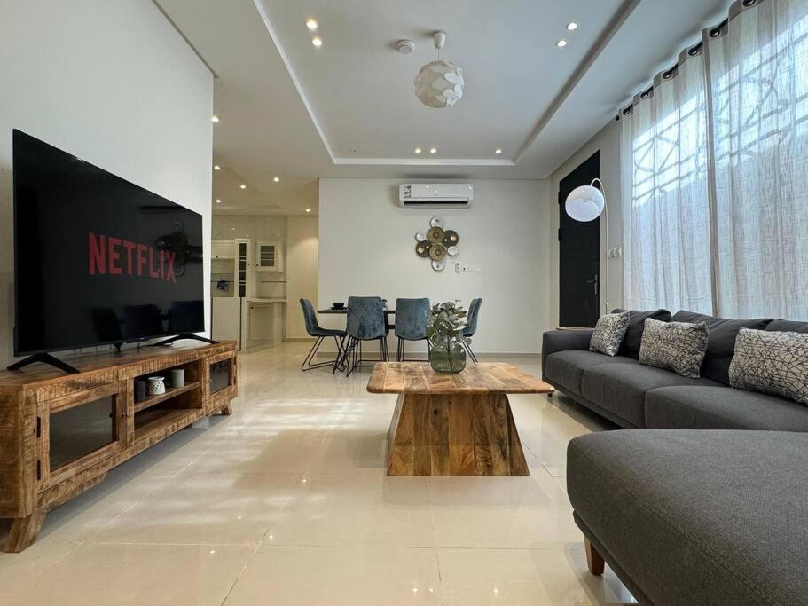 Apartment with Private Entrance - 1A