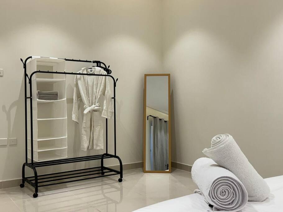 Apartment with Private Entrance - 1A