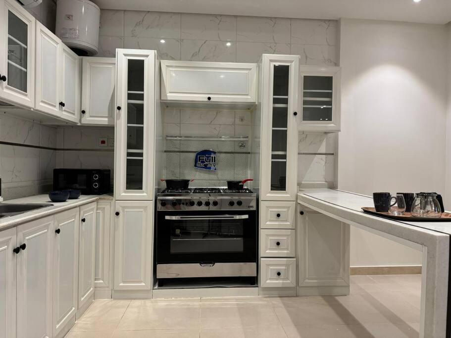 Apartment with Private Entrance - 1A