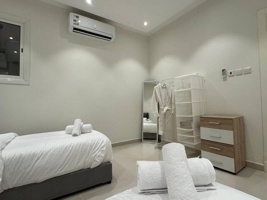 Apartment with Private Entrance - 1A