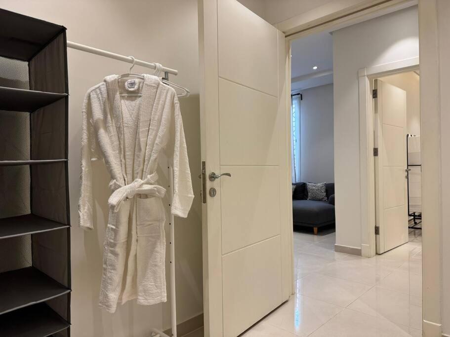 Apartment with Private Entrance - 1A