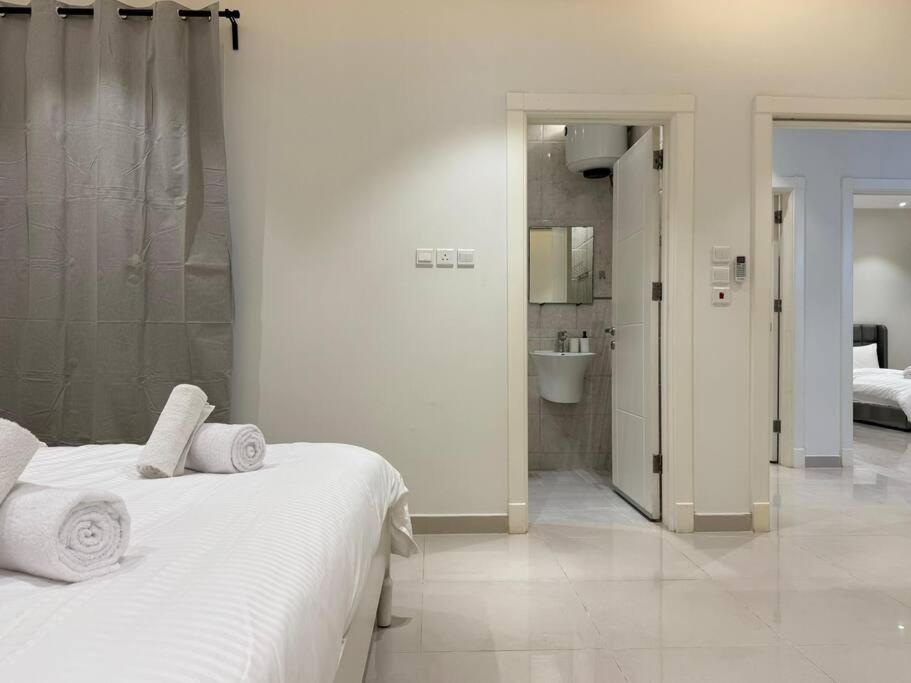 Apartment with Private Entrance - 1A