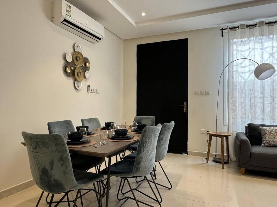 Apartment with Private Entrance - 1A