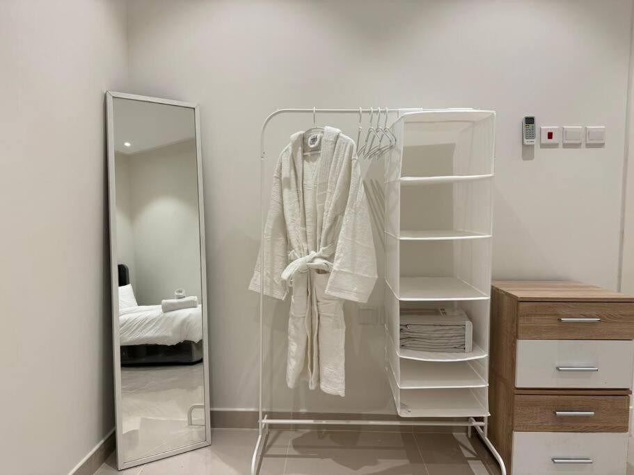 Apartment with Private Entrance - 1A