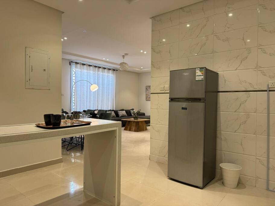 Apartment with Private Entrance - 1A