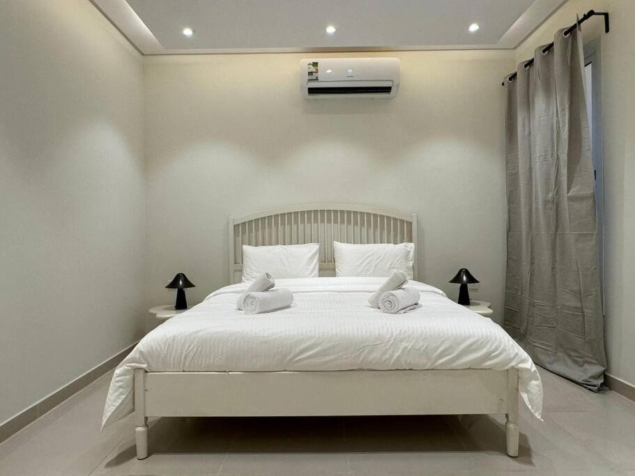 Apartment with Private Entrance - 1A