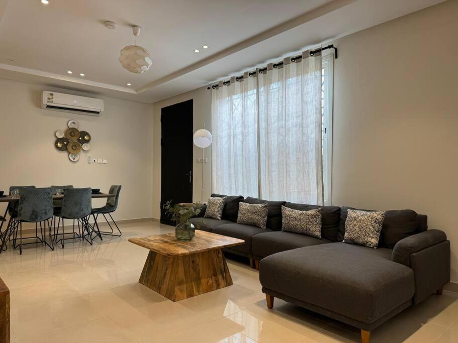 Apartment with Private Entrance - 1A