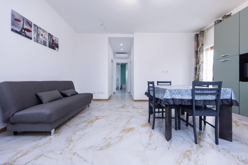 Antonella Home in Rome
