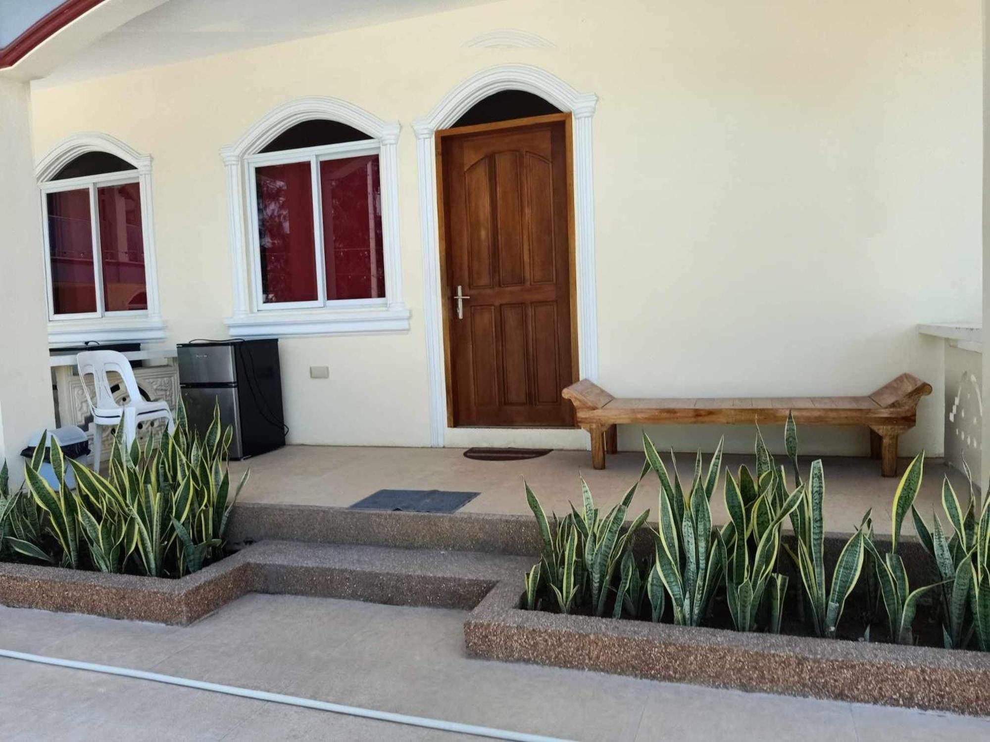 Breeze Resort Liwliwa Zambales