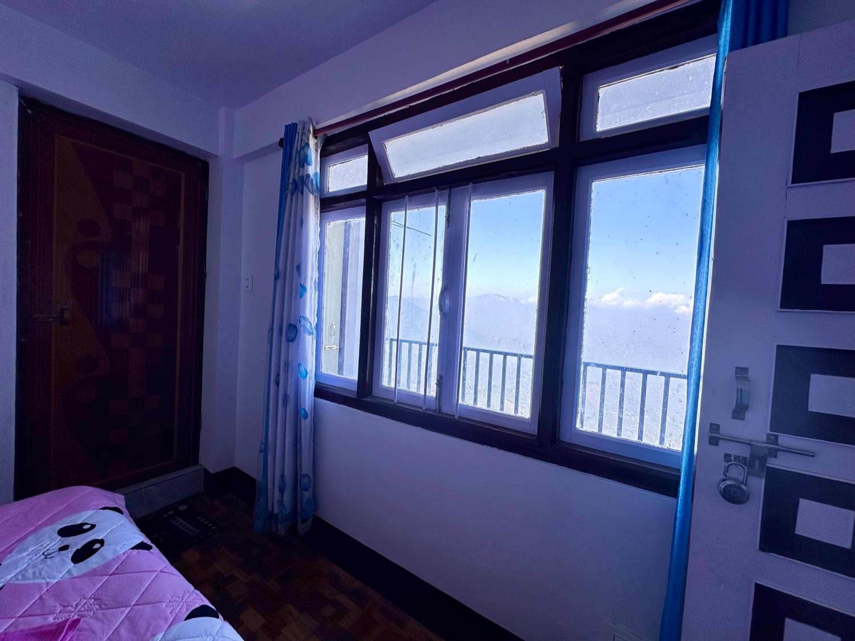 Avira Homestay