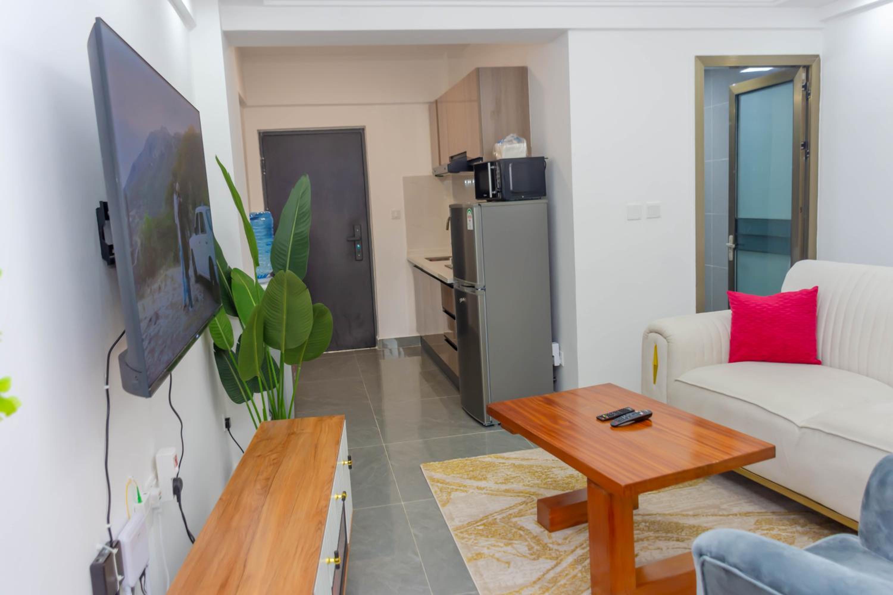 1 bedroom condo Riverside Drive with gym view 2