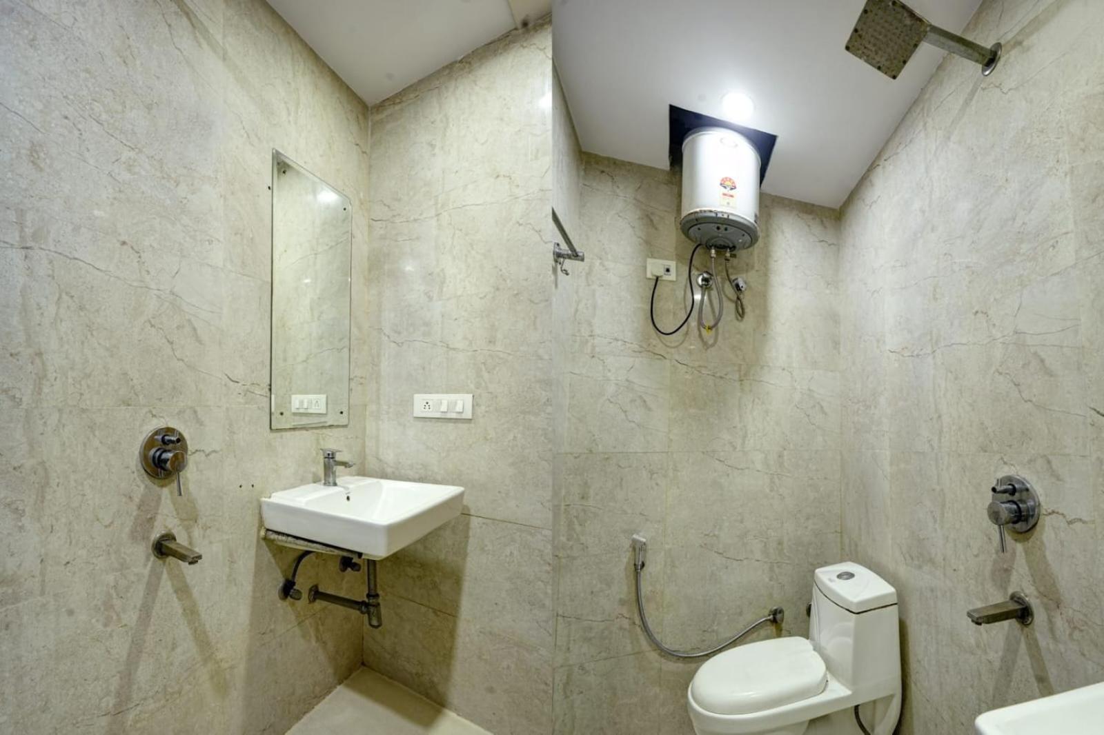 Hotel New Tarkky Plaza Near IGI Airport Delhi