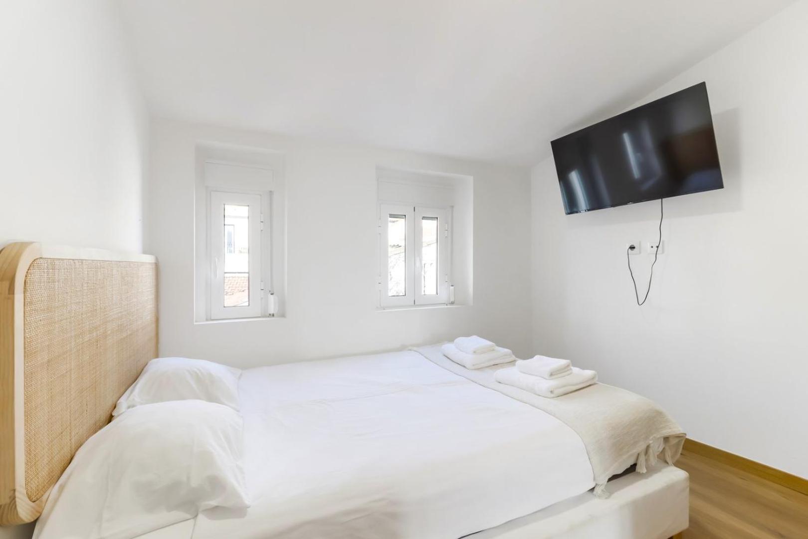 2BR Terrace with Tagus View - Air-Conditioned | By Airnest view 2