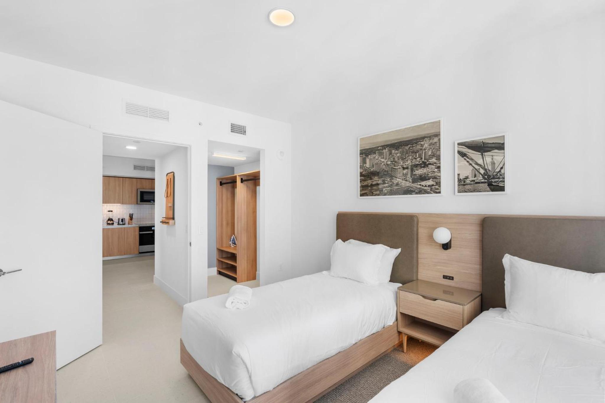 Exclusive Condo w 3BR and Stunning Sea views!