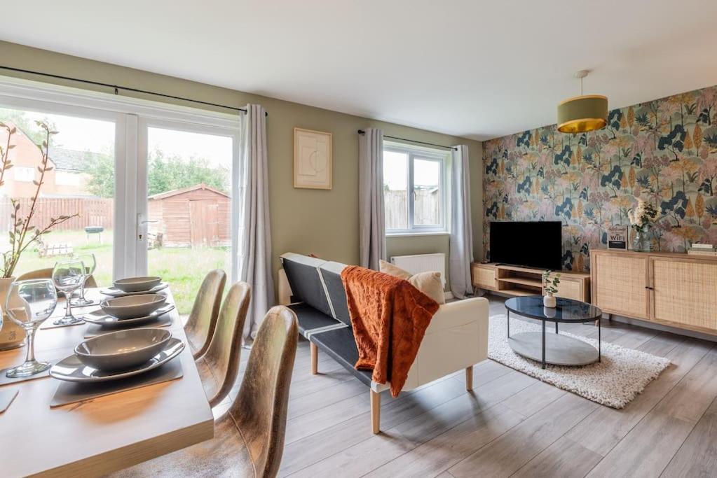 4 Bed, Free Parking, Pool Table, Sleeps 7 view 2