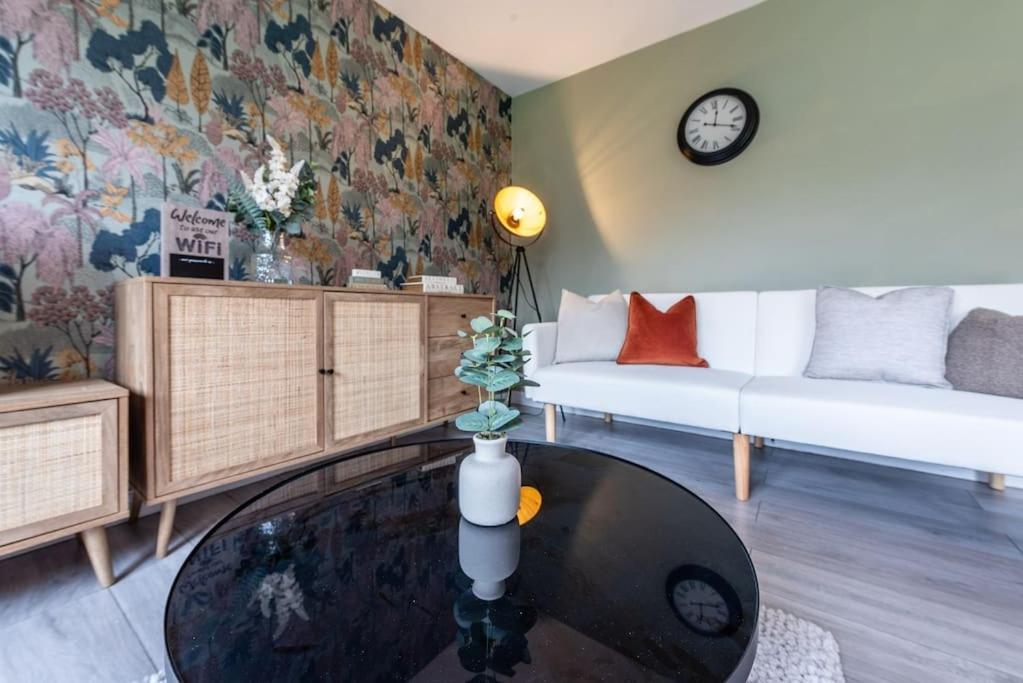 4 Bed, Free Parking, Pool Table, Sleeps 7 view 5