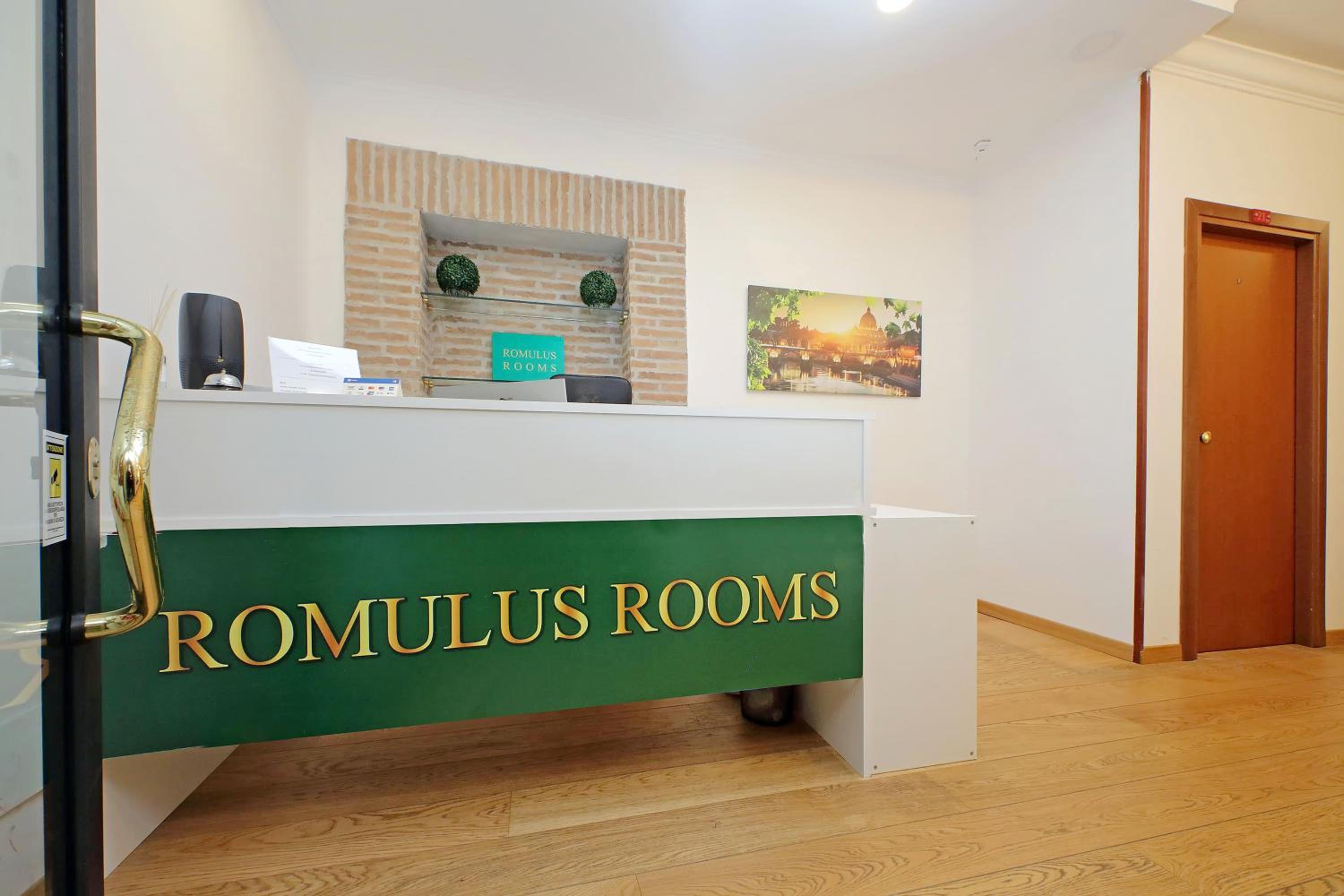 Romulus Rooms by Hostand