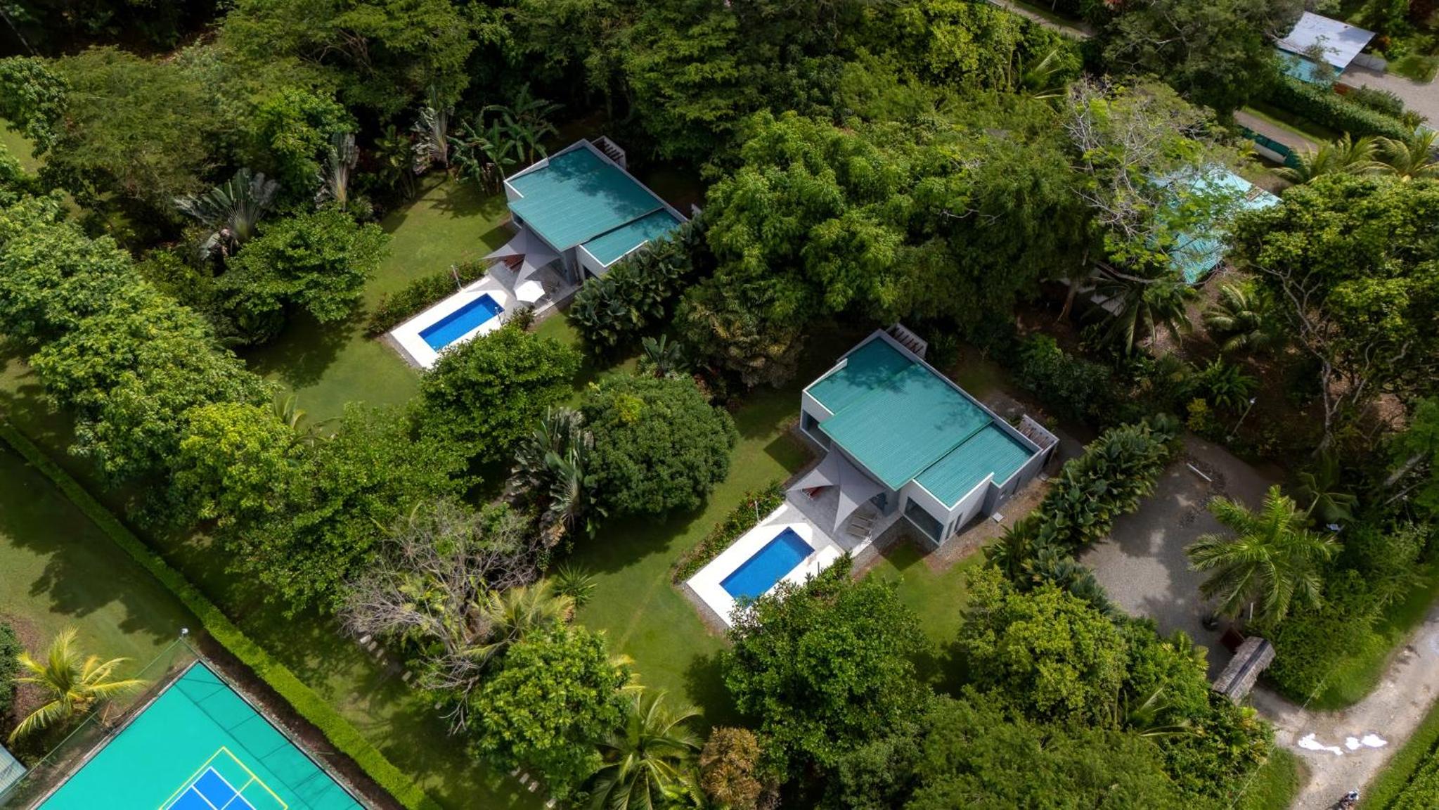 Lilan Nature, Modern House N°2, private swimming pool view 5
