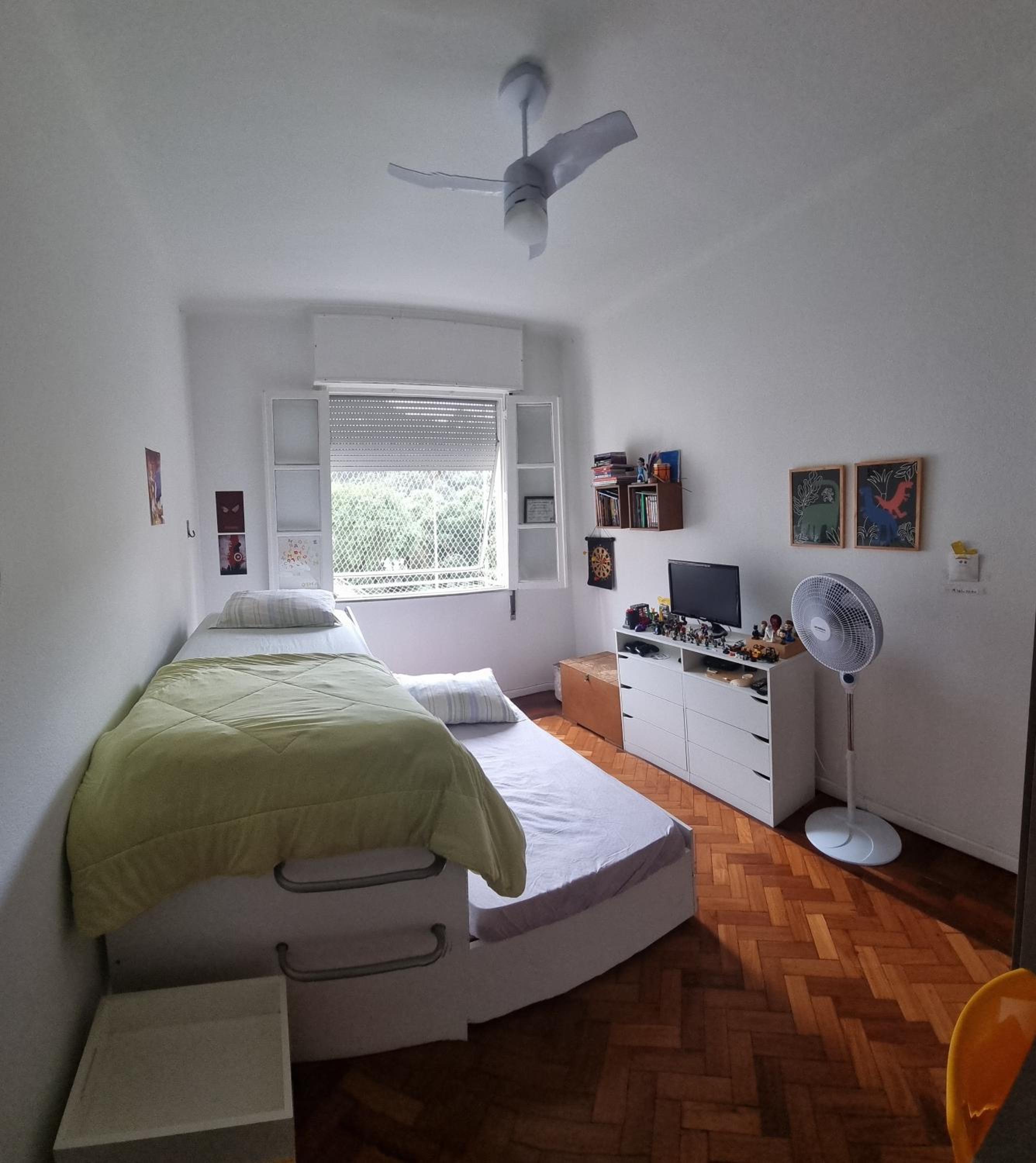 Apartamento espaçoso em Laranjeiras, rua do Cristo Redentor