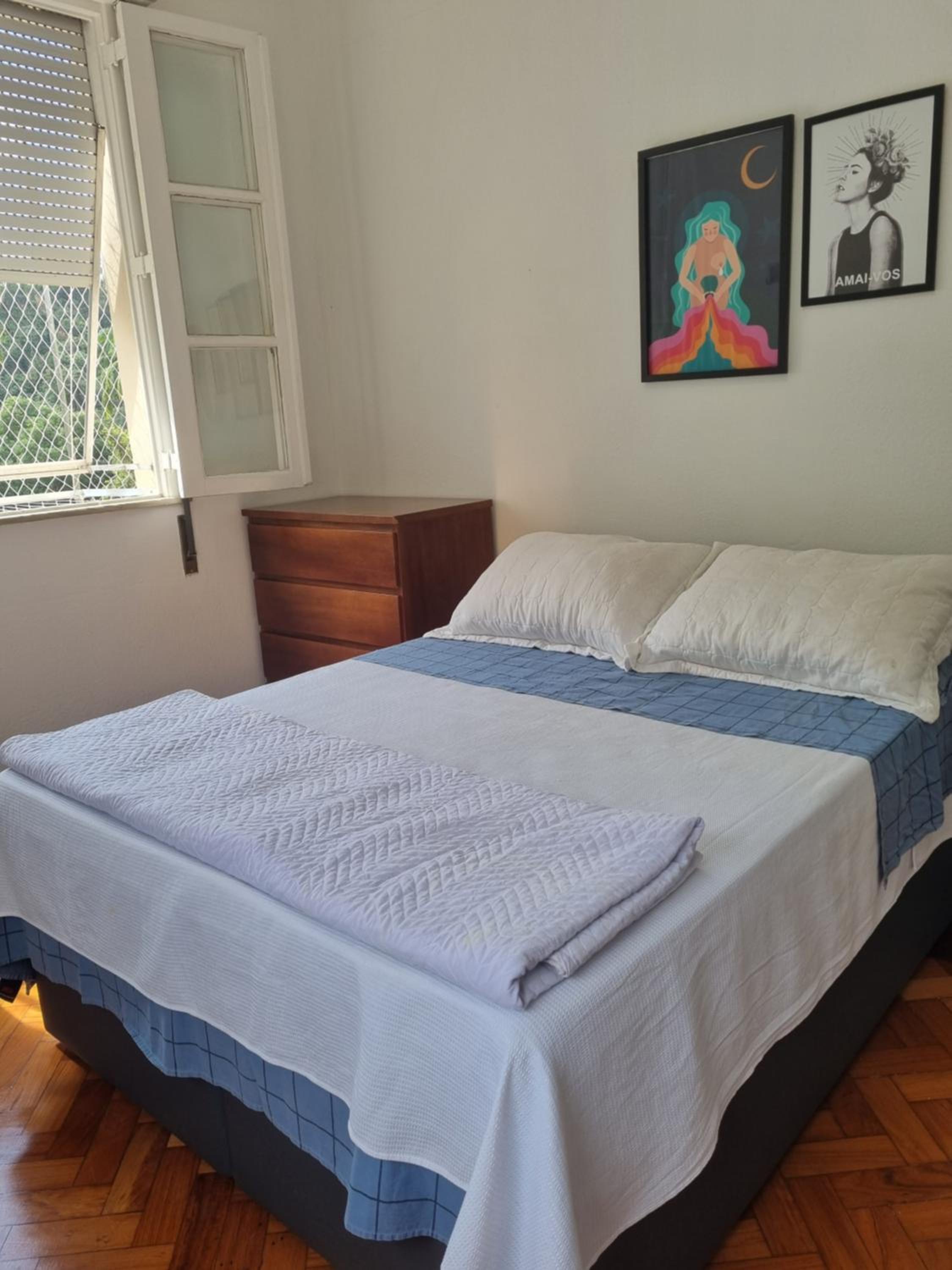 Apartamento espaçoso em Laranjeiras, rua do Cristo Redentor