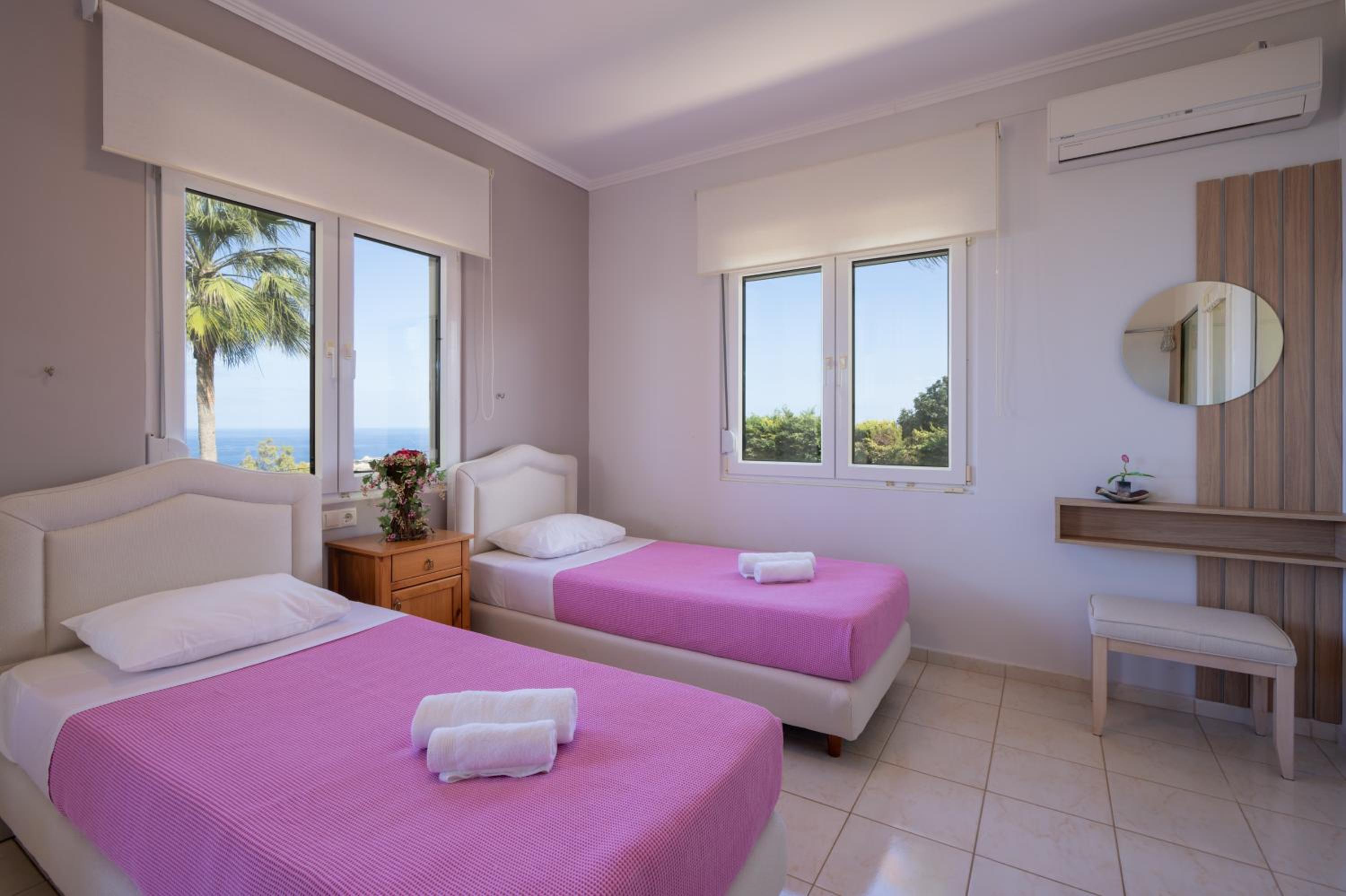 VILLA ARIADNI