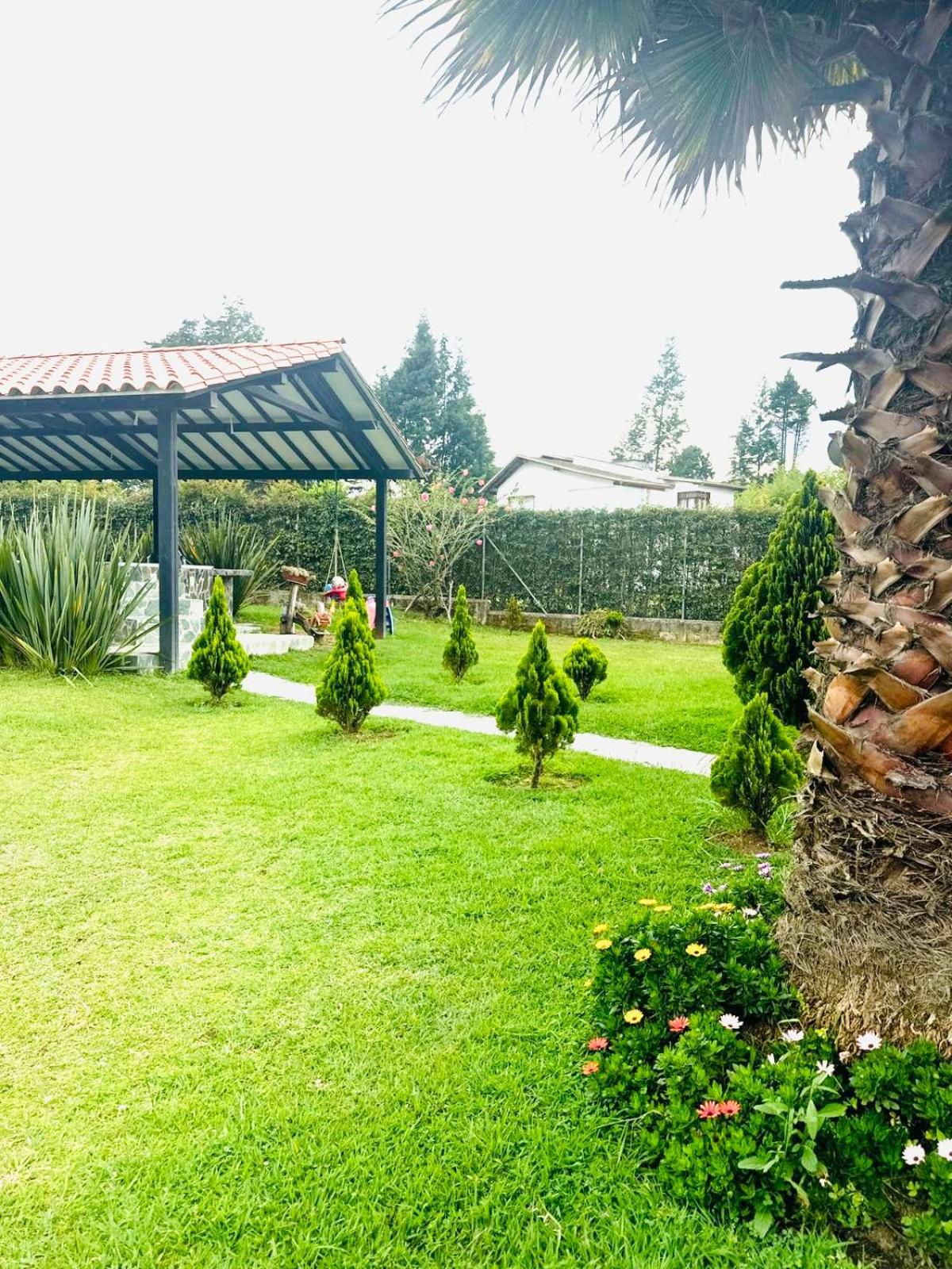 Lujosa casa cerca al aeropuerto