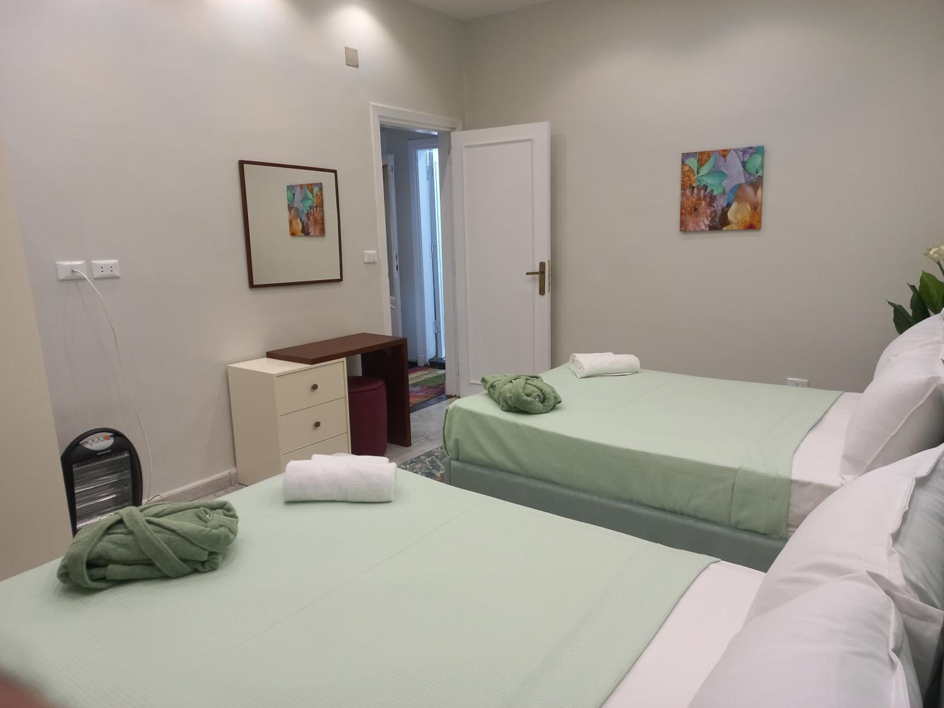 Tahrir Residence - Marriage Certificate is Required for Couples at Check-in