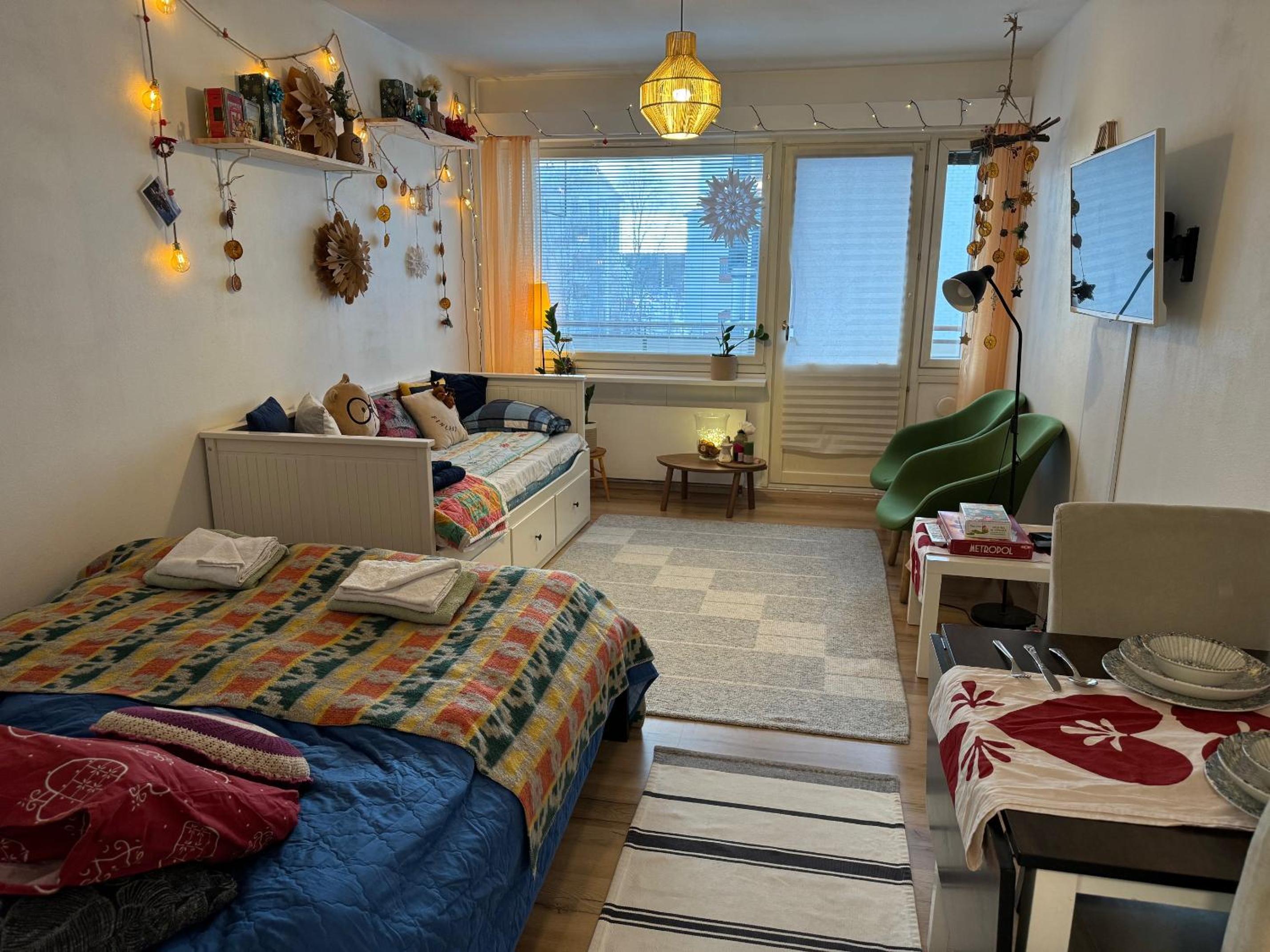 Cozy City-Center Apartment by Angry Birds Park